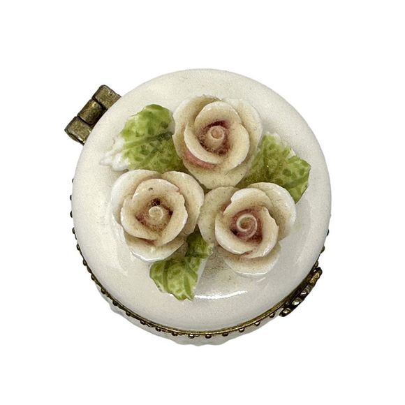 Vintage Floral Porcelain Trinket / Pill Box - Picture 2 of 6